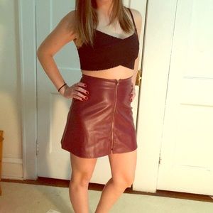 Leather zipper red skirt